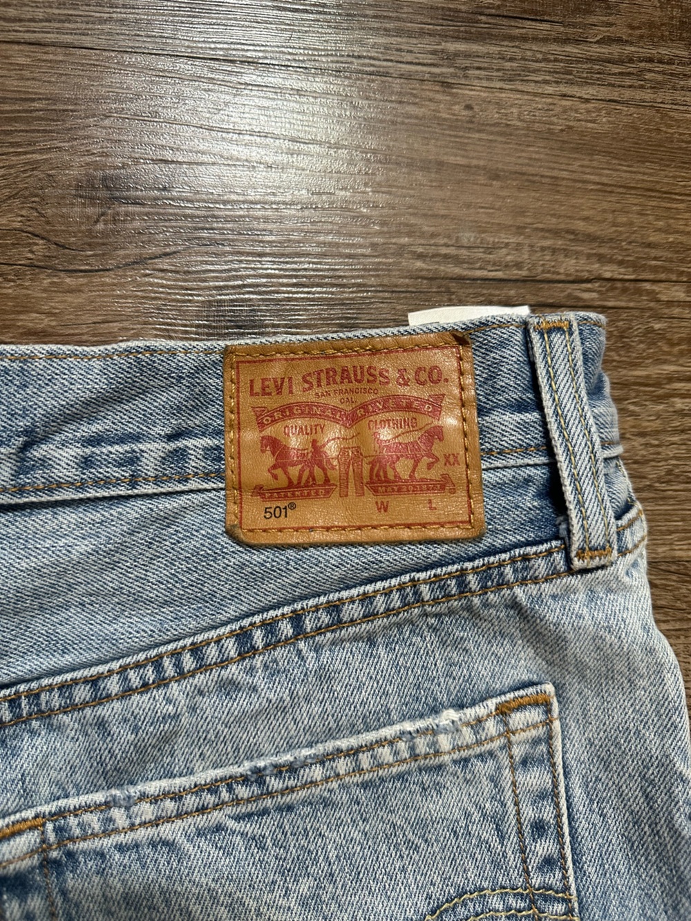 Levi 501 Short - Picture 3 of 5